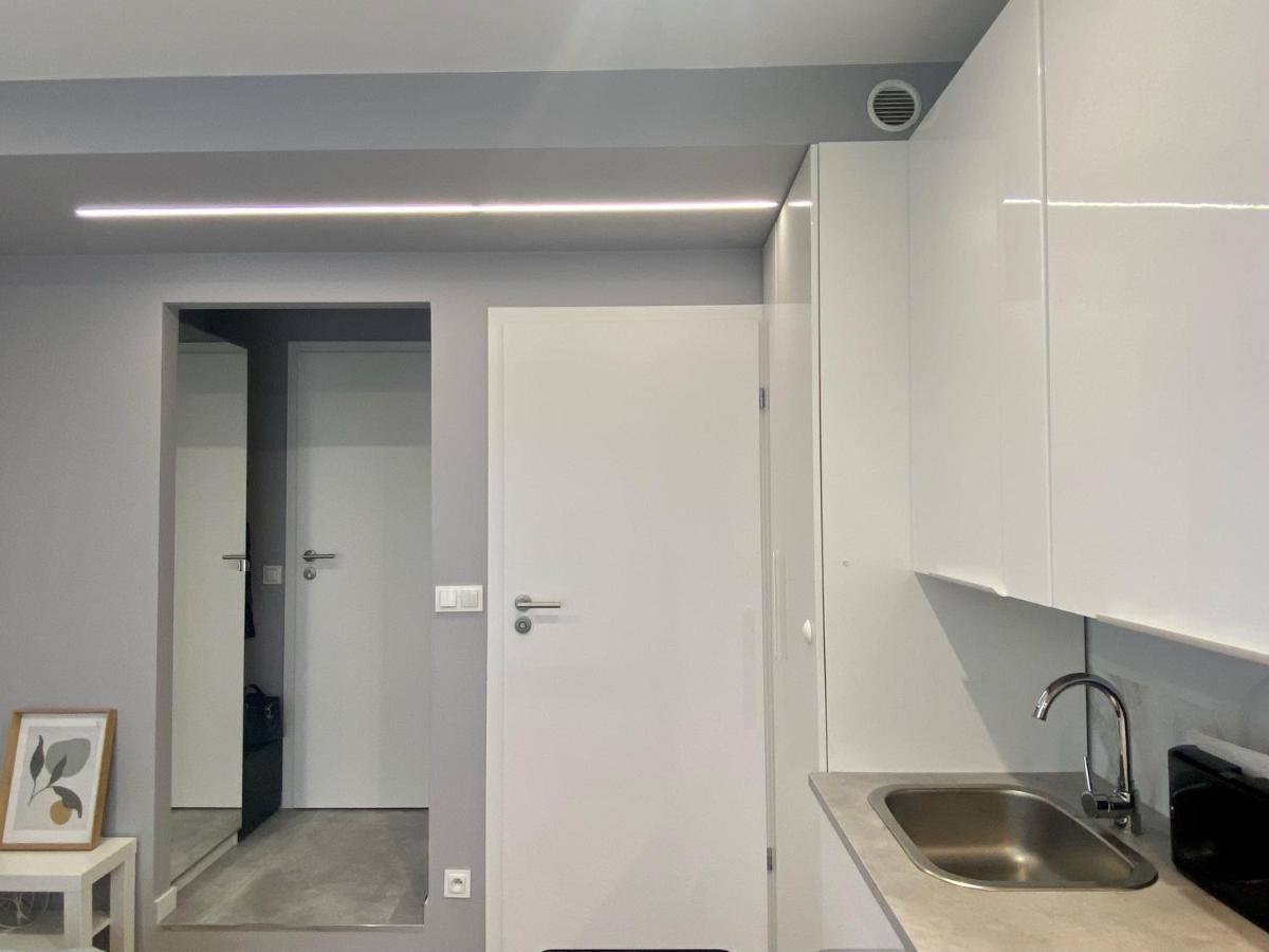 Enes Apartments Legnicka Street A Wroclaw Bagian luar foto