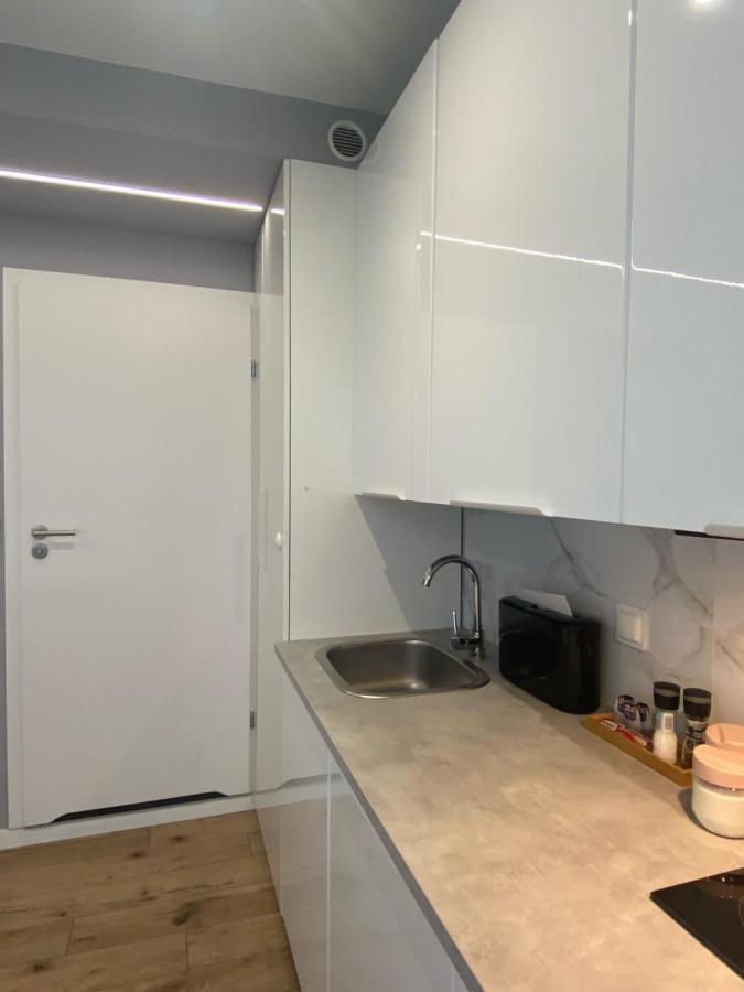 Enes Apartments Legnicka Street A Wroclaw Bagian luar foto